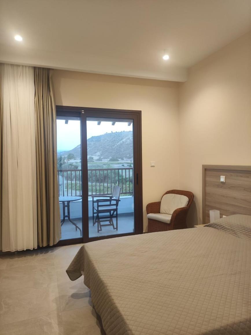 Vina Oliva Resort Pissouri Eksteriør billede