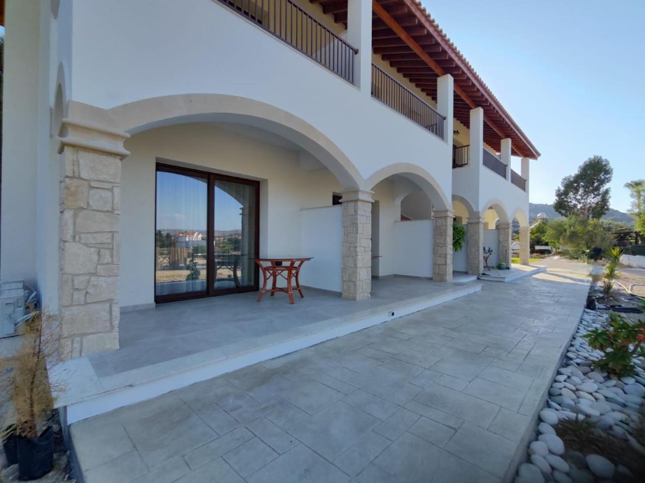 Vina Oliva Resort Pissouri Eksteriør billede