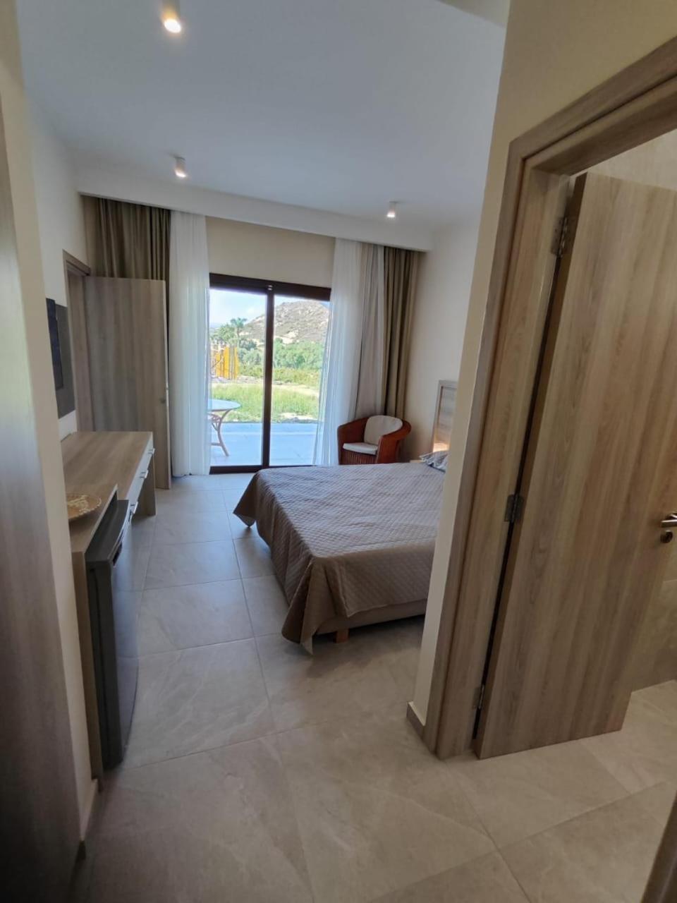 Vina Oliva Resort Pissouri Eksteriør billede